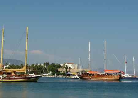 tatil arayanlar için harika bir seçenektir. Muhteşem koyları ve yeşillikleriyle ünlü olan Datça'da, Datça Karavan Kampı size doğanın